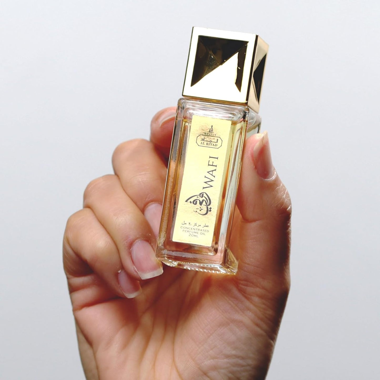 Maison d’Orient Wafi Woody Amber Leather Perfume Oil Roll‑On 20 mL — Alcohol‑Free, Long‑Lasting Vegan Attar Cologne for Men, TSA‑Friendly Travel Size, Sophisticated Arabic Scent from Dubai