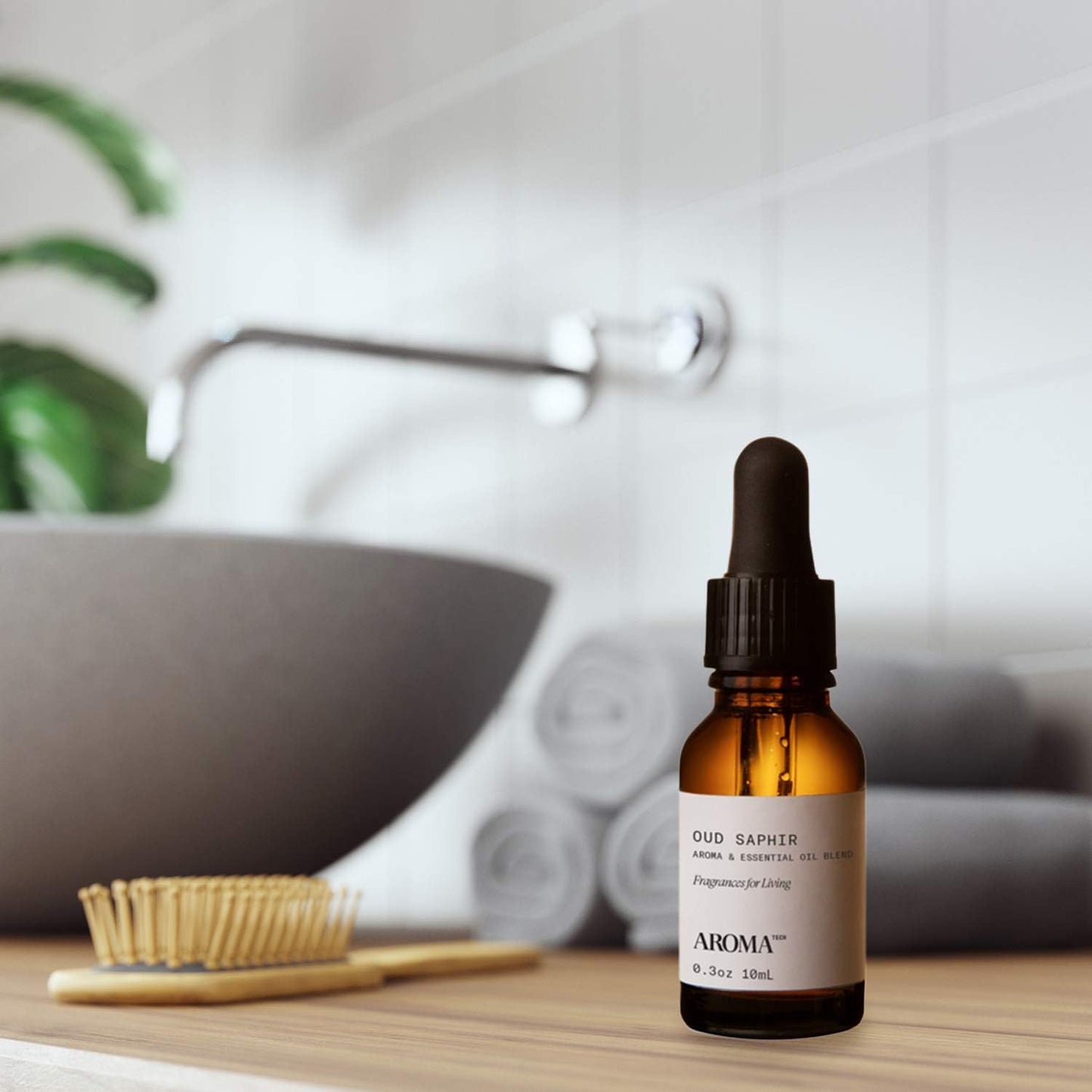 Aromatech Oud Saphir Aroma Essential Oil Blend: Luxury Hotel Inspired Aromatherapy with for Ultrasonic Diffusers & Nebulizers - 0.3 fl oz, 10 mL