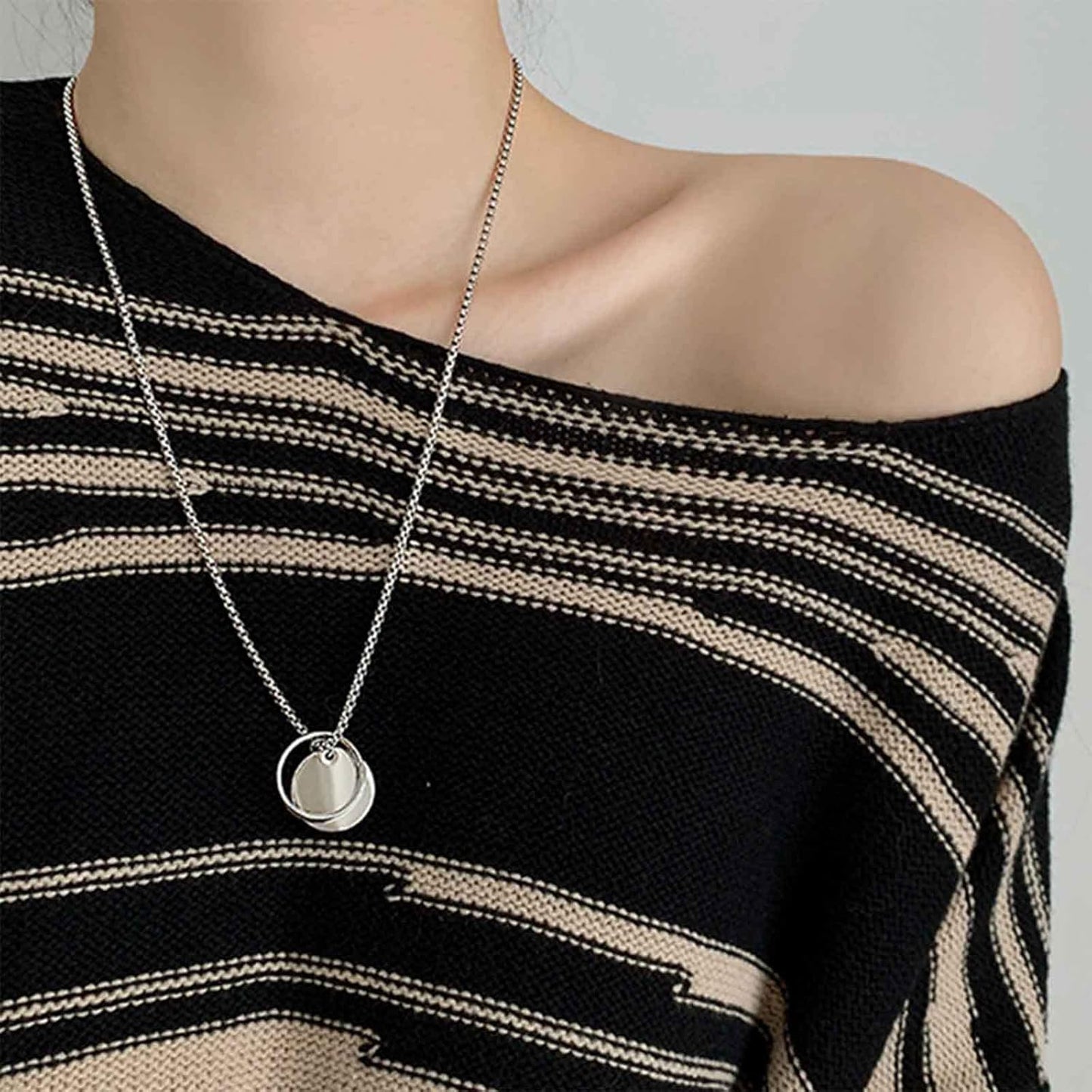 Punk Circle Choker Necklace Coin Disc Pendant Necklace Hiphop Open Circle Necklace Long Silver Hollow Circle Necklace Jewelry for Women and Girls