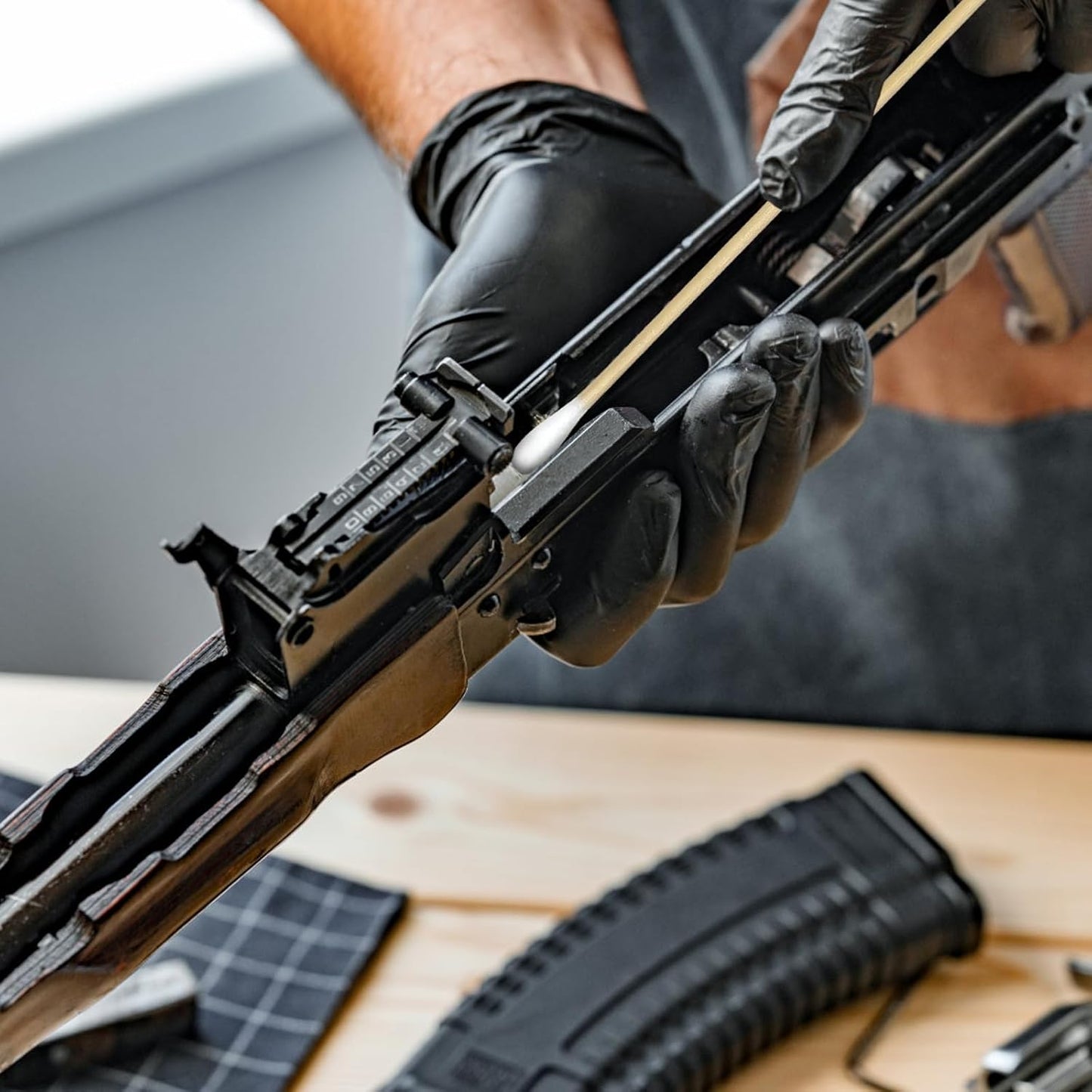 400 Pcs 6 Inch Long Cotton Swabs with Storage Box - 100% Natural Cotton Buds with Bamboo Sticks - Non Sterile Cotton Tipped Applicators for Dog Ear & Gun Cleaning, Makeup Remover